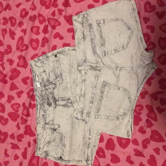 Shorts - Picture 2 of 3